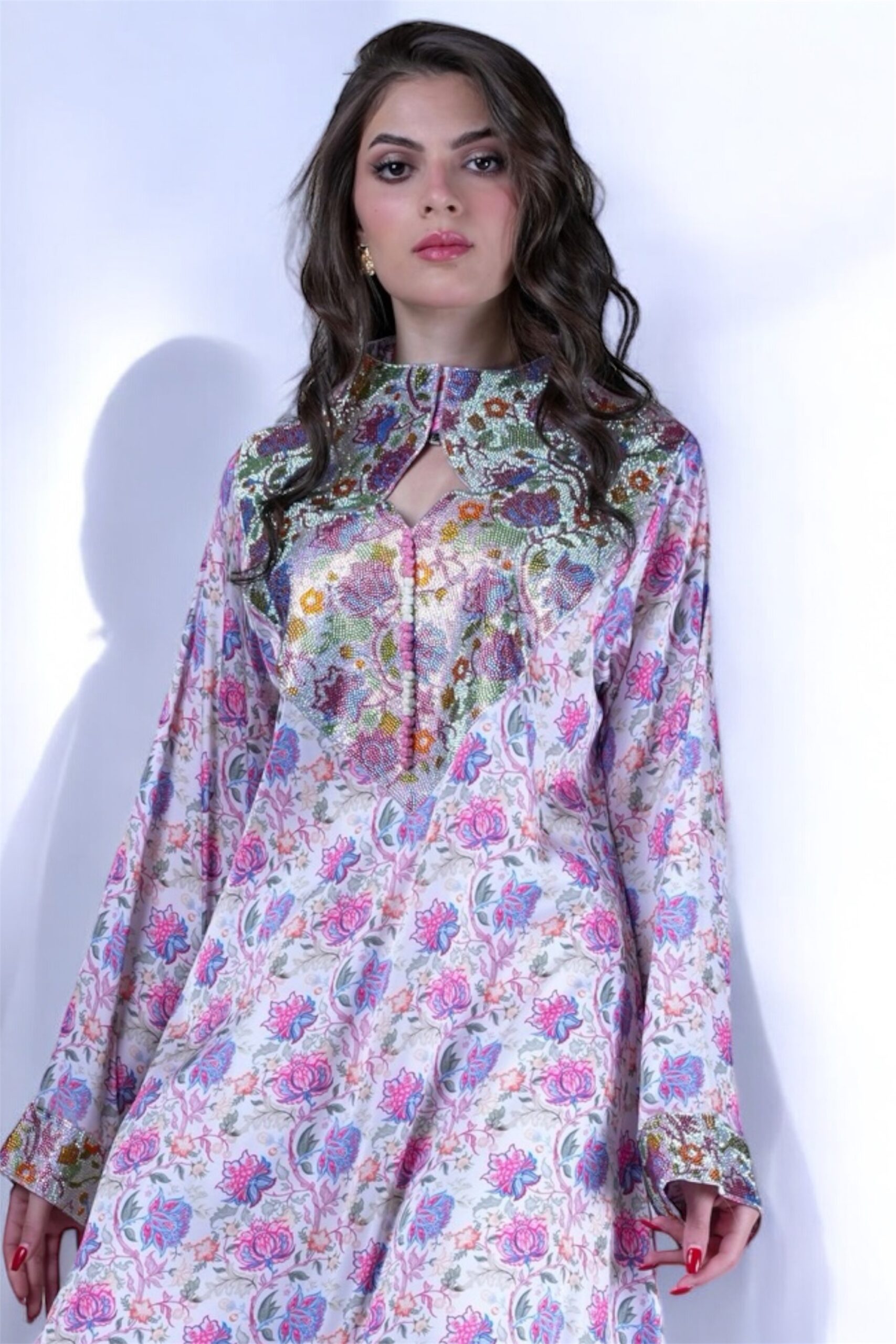 Pre-Order// قطعة SIGNATURE - White Garden - الصورة 2